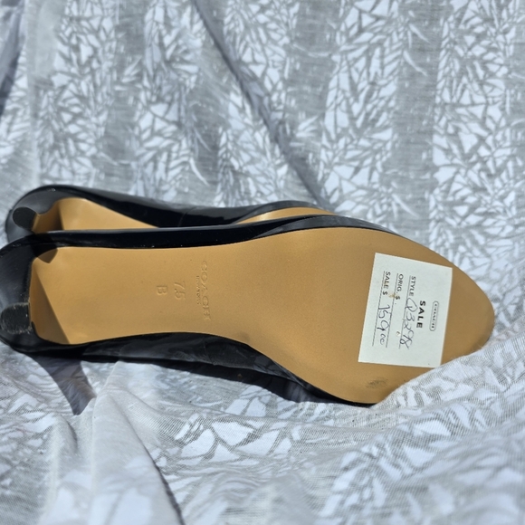 Coach Black Patent Leather Pumps Size 7.5 - Picture 5 of 9